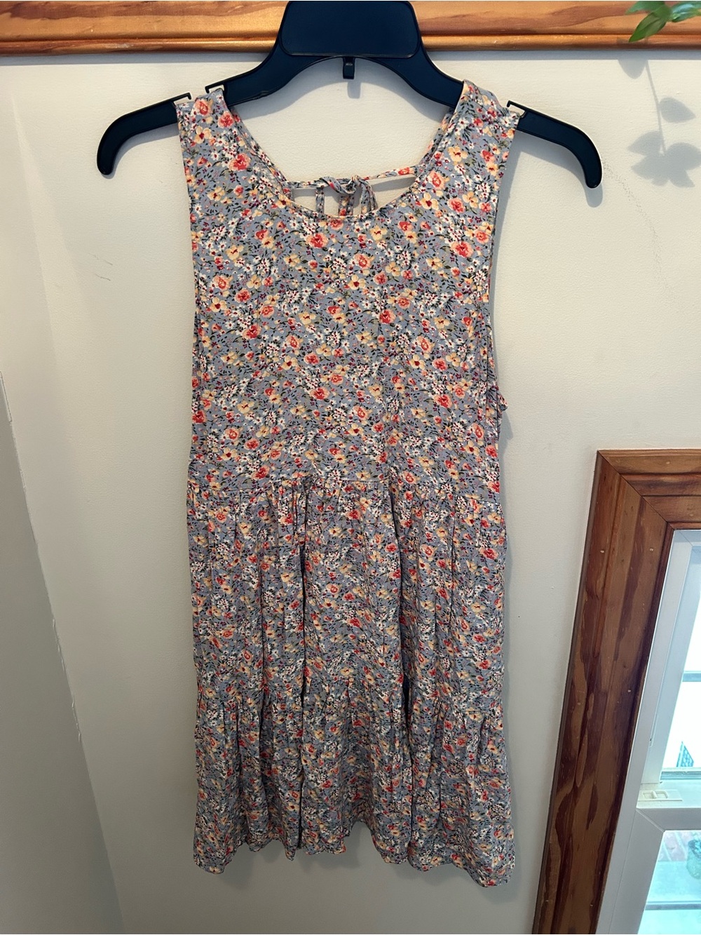 American Eagle Outfitters Light Gray Floral Sundress with Coral & White Blooms